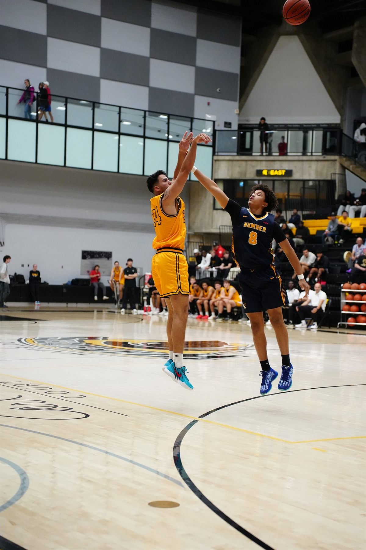 Arshya Ghasemi shooting a jump shot for the Waterloo Warriors